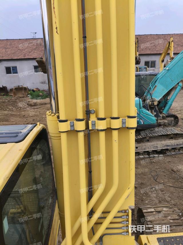 大臂背部俯视(工作和回转装置) 大臂背部俯视(工作和回转装置)