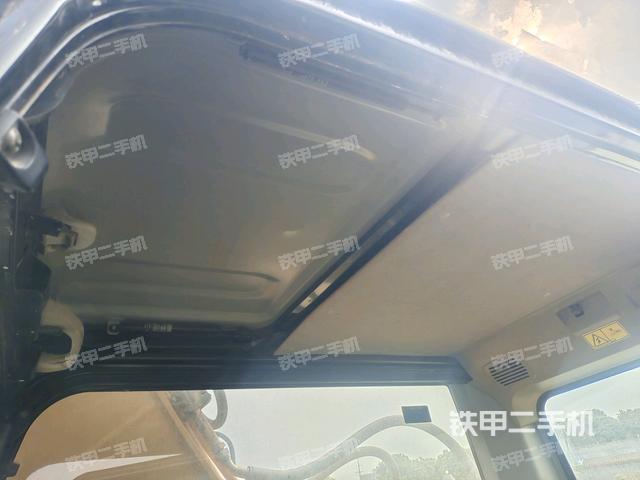 座椅右側(cè)控制臺/鑰匙門/油門/含右手柄(駕駛室部分) 座椅右側(cè)控制臺/鑰匙門/油門/含右手柄(駕駛室部分)