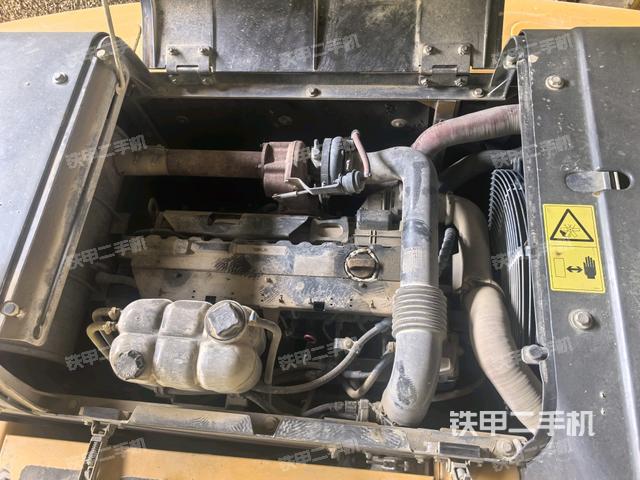 发动机室（上车部件）