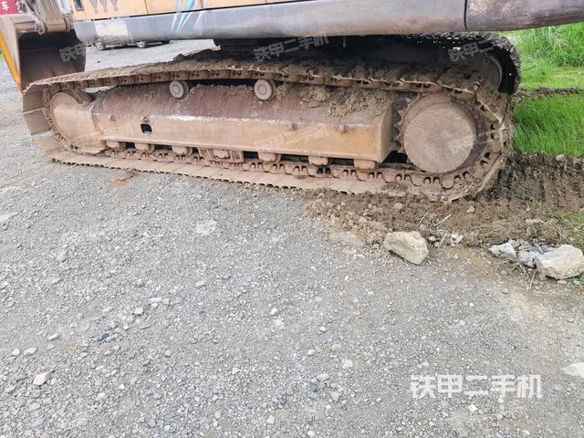 左侧履带整体 (行走机构) 左侧履带整体 (行走机构)