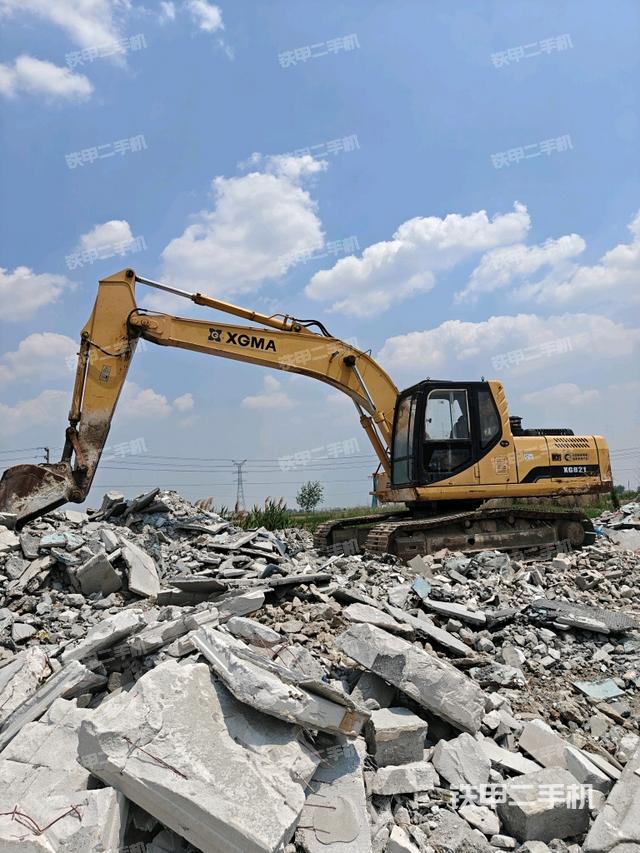廈工XG821挖掘機(jī)