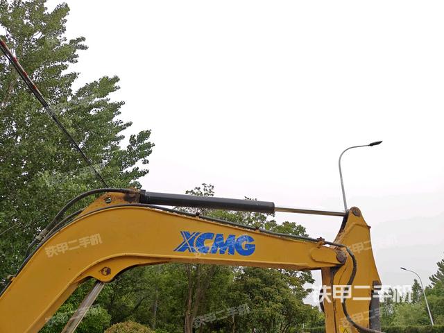 小臂整體左后(工作和回轉(zhuǎn)裝置) 小臂整體左后(工作和回轉(zhuǎn)裝置)