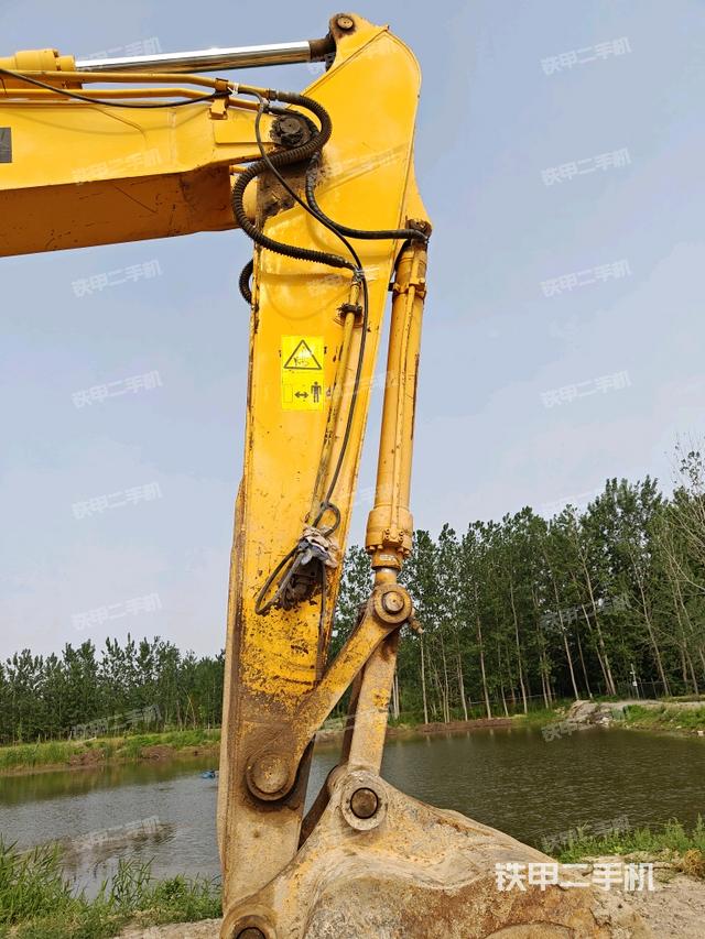 大臂整體?右側(工作和回轉裝置) 大臂整體?右側(工作和回轉裝置)