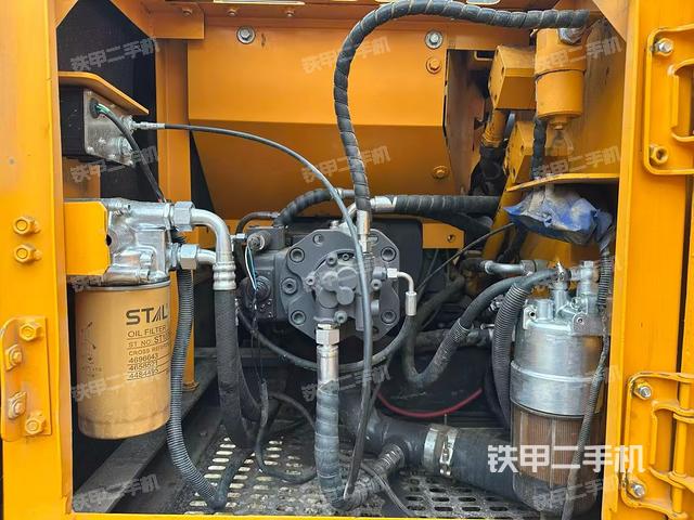 液壓泵艙室正面整體(整機(jī)外觀(guān)) 液壓泵艙室正面整體(整機(jī)外觀(guān))