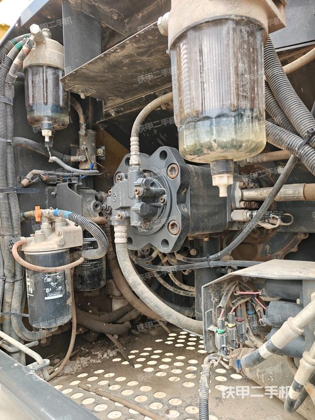 液压泵斜45 左(大件舱室) 液压泵斜45 左(大件舱室)