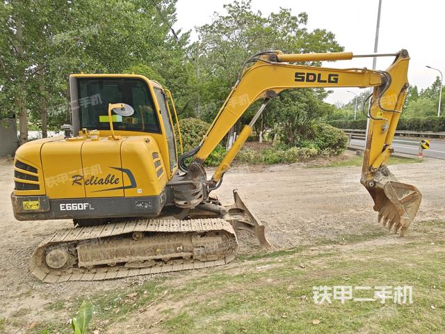 右后45(整機(jī)外觀) 右后45(整機(jī)外觀)