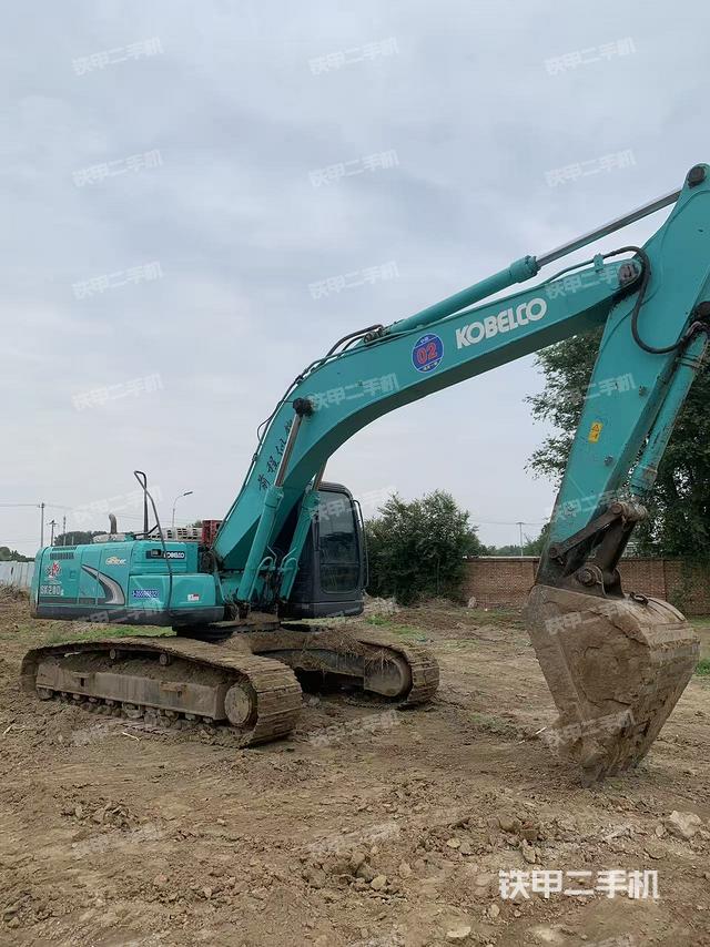 神鋼SK260挖掘機