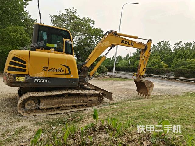 右前45(整機(jī)外觀) 右前45(整機(jī)外觀)