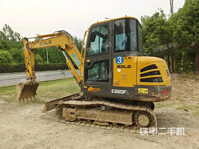左后45(整機(jī)外觀) 左后45(整機(jī)外觀)