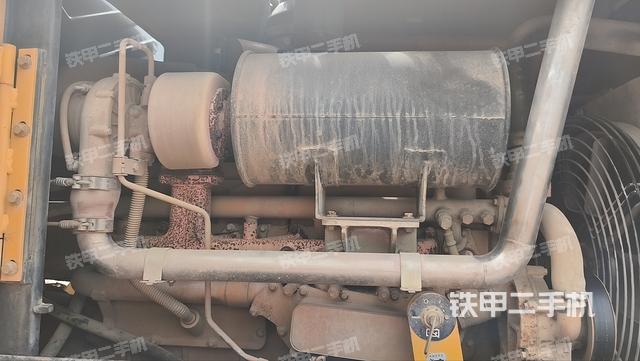 发动机左侧（整机外观及大件）