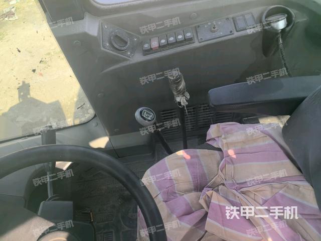 前擋風(fēng)玻璃標(biāo) (駕駛室部分) 前擋風(fēng)玻璃標(biāo) (駕駛室部分)