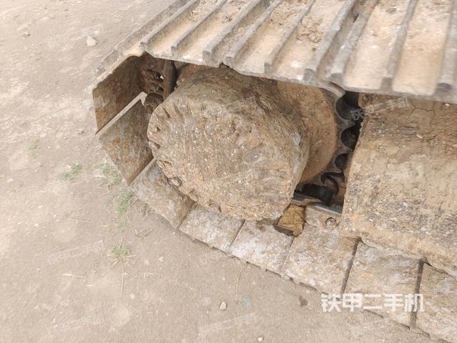 右側(cè)履帶整體(行走機(jī)構(gòu)) 右側(cè)履帶整體(行走機(jī)構(gòu))