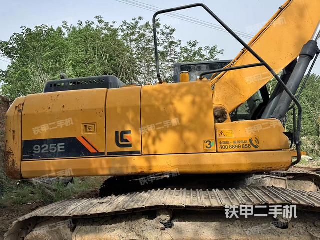 整機(jī)右后45°(整機(jī)外觀) 整機(jī)右后45°(整機(jī)外觀)