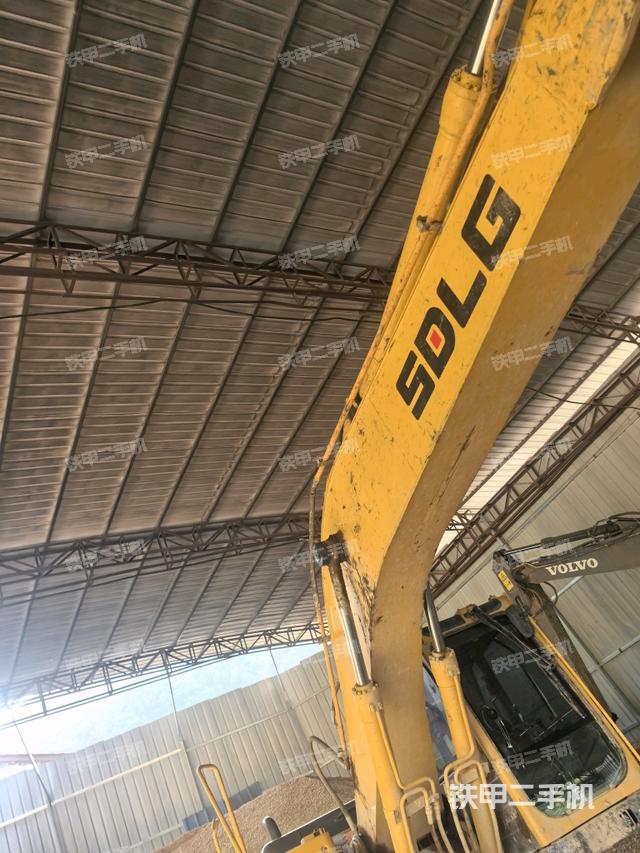 大臂整体 右侧（工作和回转装置）