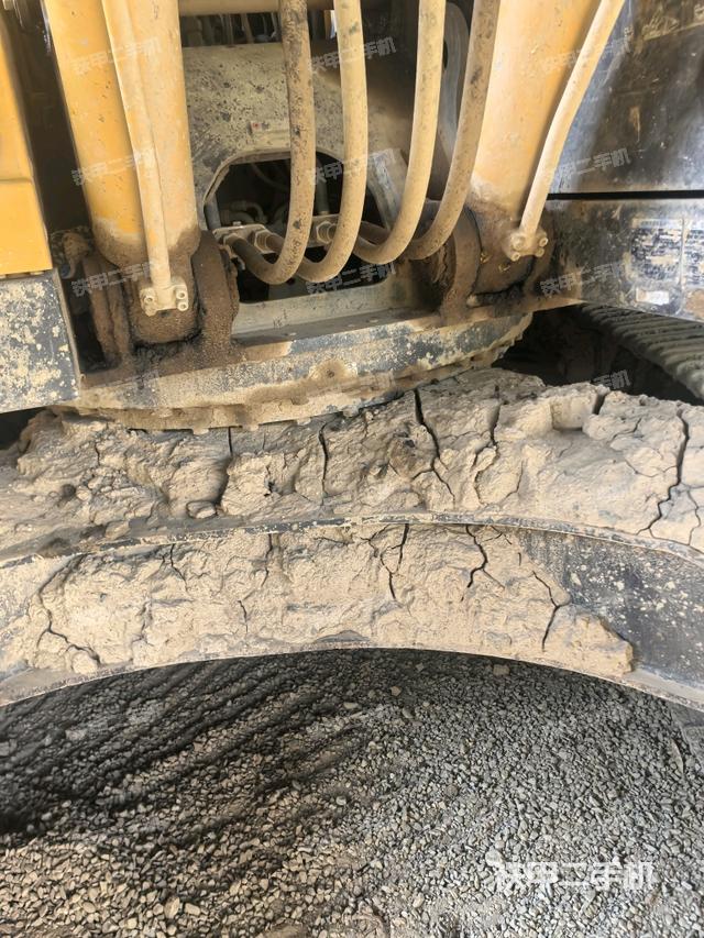 转盘和下车架正前（工作和回转装置）