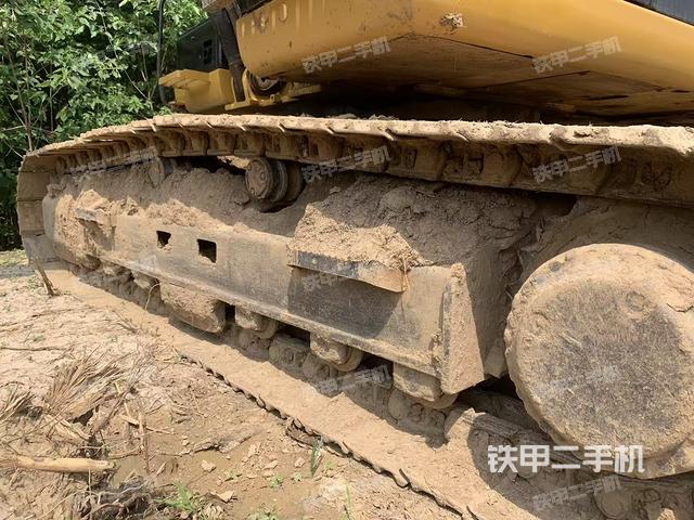 單側(cè)履帶整體(整機外觀) 單側(cè)履帶整體(整機外觀)