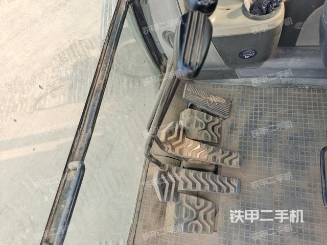 座椅后部(駕駛室部分) 座椅后部(駕駛室部分)