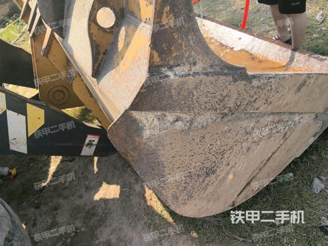 鏟斗后45°(工作裝置) 鏟斗后45°(工作裝置)