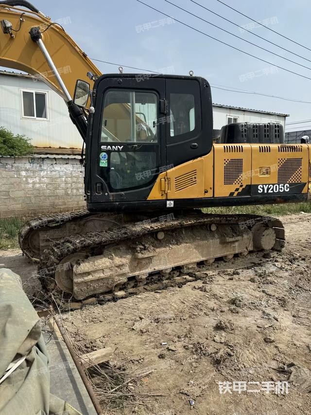 駕駛室整體（整機外觀）