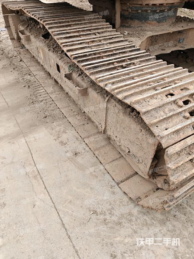 左侧履带整体 (行走机构) 左侧履带整体 (行走机构)