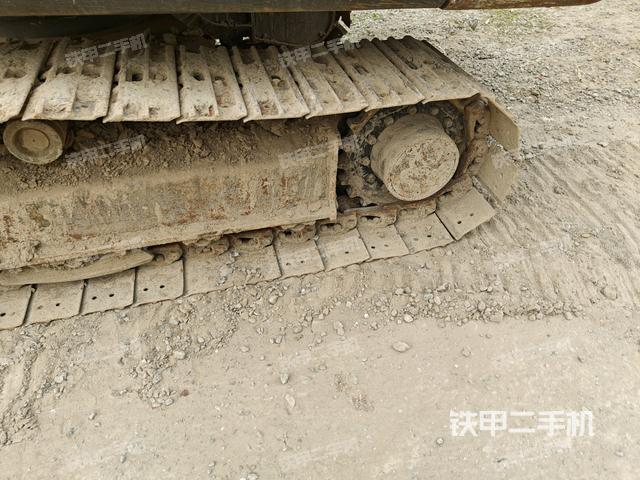 右側(cè)履帶整體?(行走機(jī)構(gòu)) 右側(cè)履帶整體?(行走機(jī)構(gòu))
