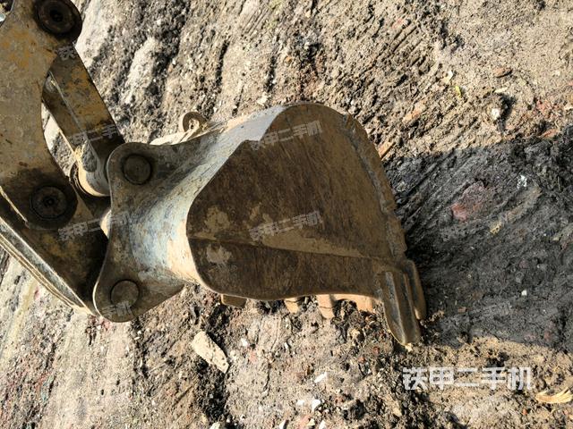 铲斗45度(工作和回转装置) 铲斗45度(工作和回转装置)