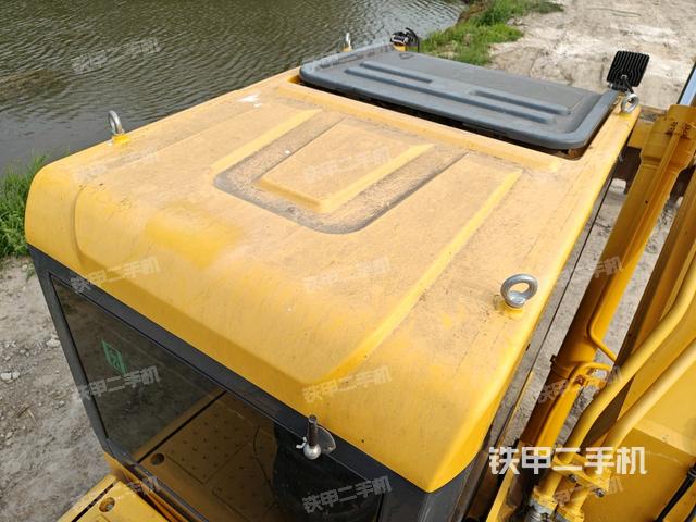 駕駛室頂部俯視(上車部件) 駕駛室頂部俯視(上車部件)