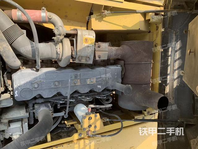 發(fā)動機(jī)整體俯視(整機(jī)外觀) 發(fā)動機(jī)整體俯視(整機(jī)外觀)