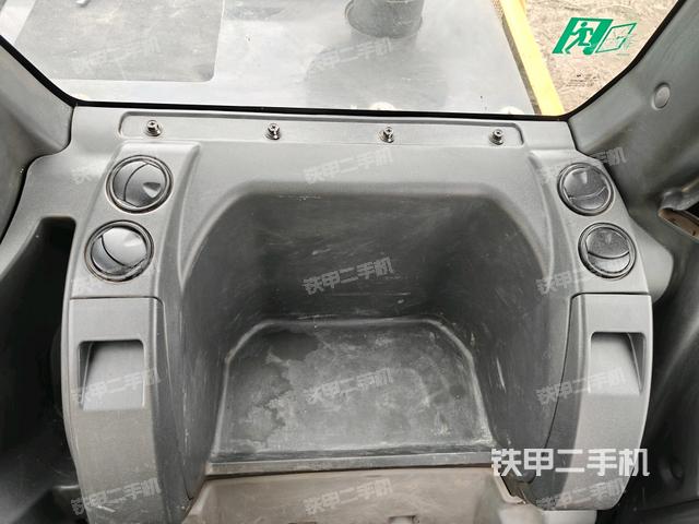 座椅后部(驾驶室部分) 座椅后部(驾驶室部分)