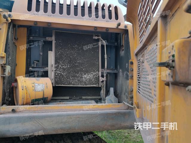 散热器正面(大件舱室) 散热器正面(大件舱室)