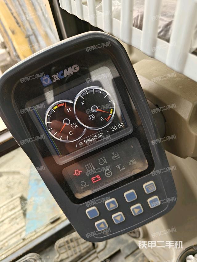 ?駕駛室正側(cè)(駕駛室部分) ?駕駛室正側(cè)(駕駛室部分)