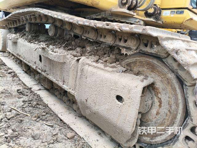 右侧履带整体(行走机构) 右侧履带整体(行走机构)