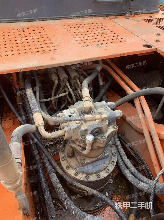 回轉(zhuǎn)馬達和主控閥（整機外觀）