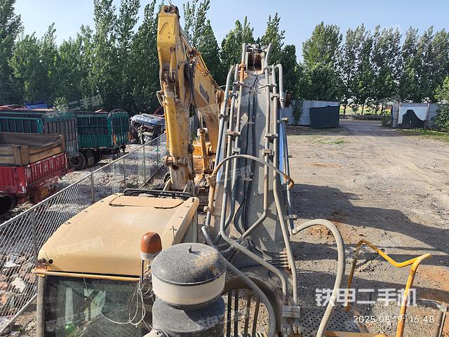 驾驶室顶部（整机外观）