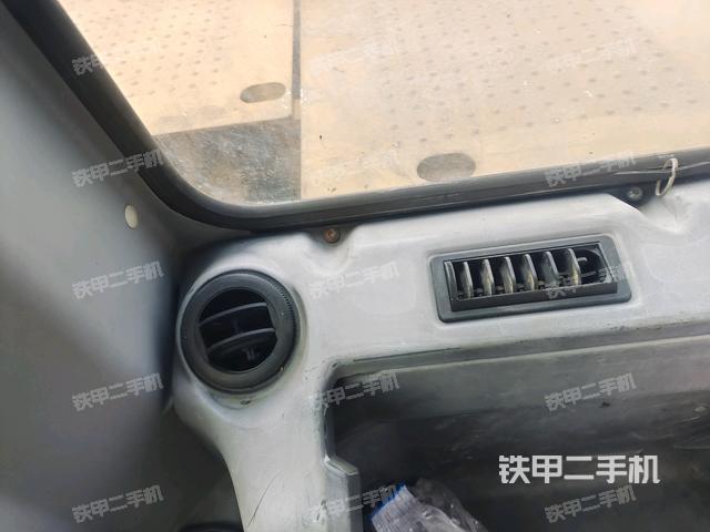 右側(cè)玻璃角標(biāo)(駕駛室部分) 右側(cè)玻璃角標(biāo)(駕駛室部分)