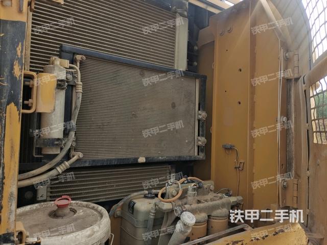 散熱器正面(大件艙室) 散熱器正面(大件艙室)