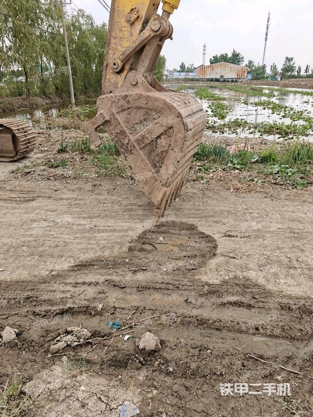 铲斗45度(工作和回转装置) 铲斗45度(工作和回转装置)