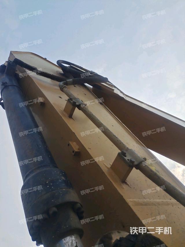 大臂油缸整體?豎拍(工作和回轉(zhuǎn)裝置) 大臂油缸整體?豎拍(工作和回轉(zhuǎn)裝置)