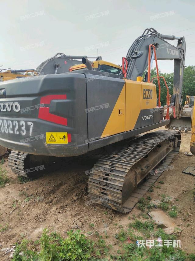 整机右后45°(整机外观) 整机右后45°(整机外观)