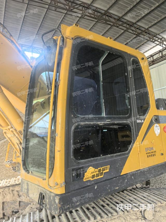 驾驶室左前45度（驾驶室部分）