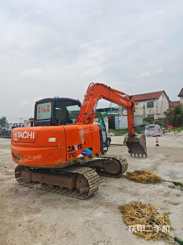 整機(jī)右后45°(整機(jī)外觀) 整機(jī)右后45°(整機(jī)外觀)