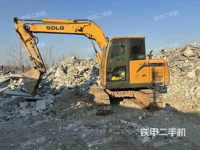 山東臨工E680F挖掘機