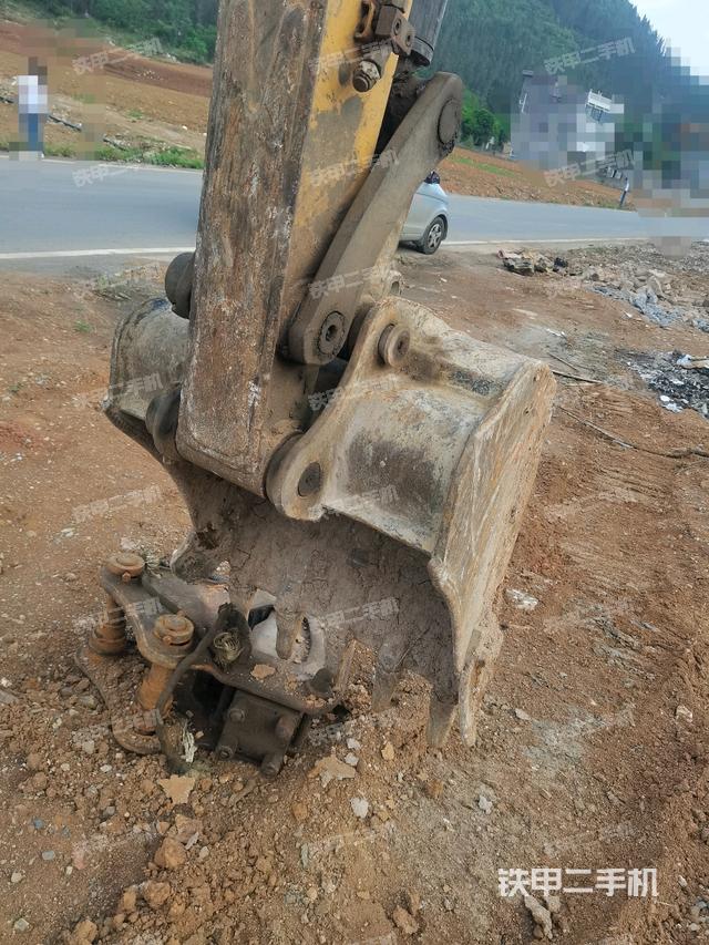 铲斗右后整体（工作和回转装置）