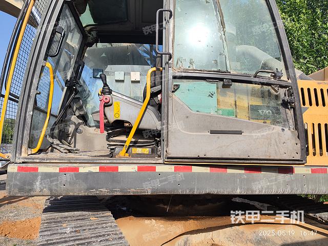 驾驶室整体（整机外观）