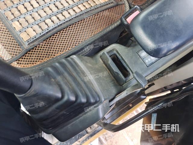 后窗玻璃角標(biāo)(駕駛室部分) 后窗玻璃角標(biāo)(駕駛室部分)
