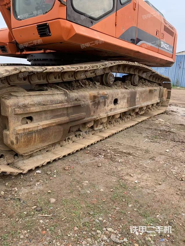 單側(cè)履帶整體（整機外觀）