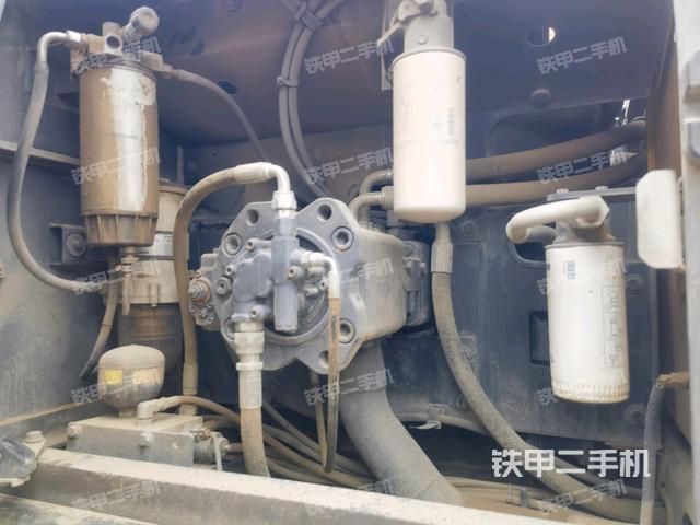 液壓泵艙室正面整體(整機(jī)外觀) 液壓泵艙室正面整體(整機(jī)外觀)