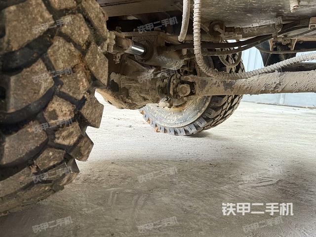 回转马达和主控阀（整机外观）