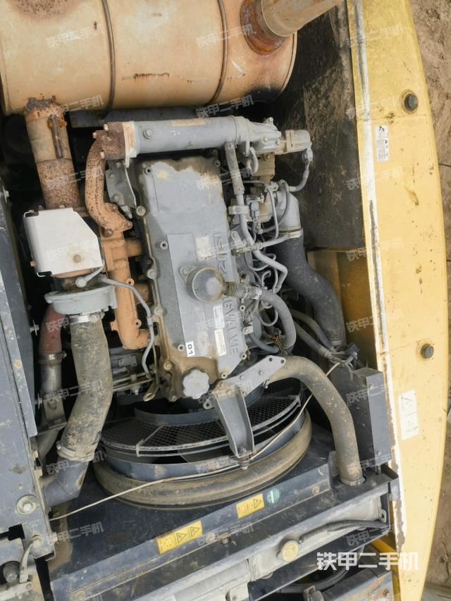 發(fā)動(dòng)機(jī)整體俯視(整機(jī)外觀) 發(fā)動(dòng)機(jī)整體俯視(整機(jī)外觀)