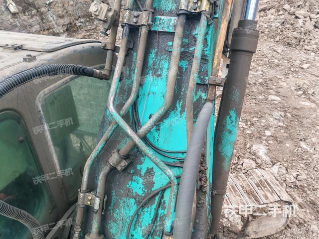 大臂背部俯视（工作和回转装置）